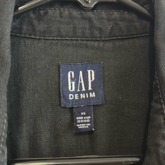 GAP Denim button down Shirt - Picture 2 of 6